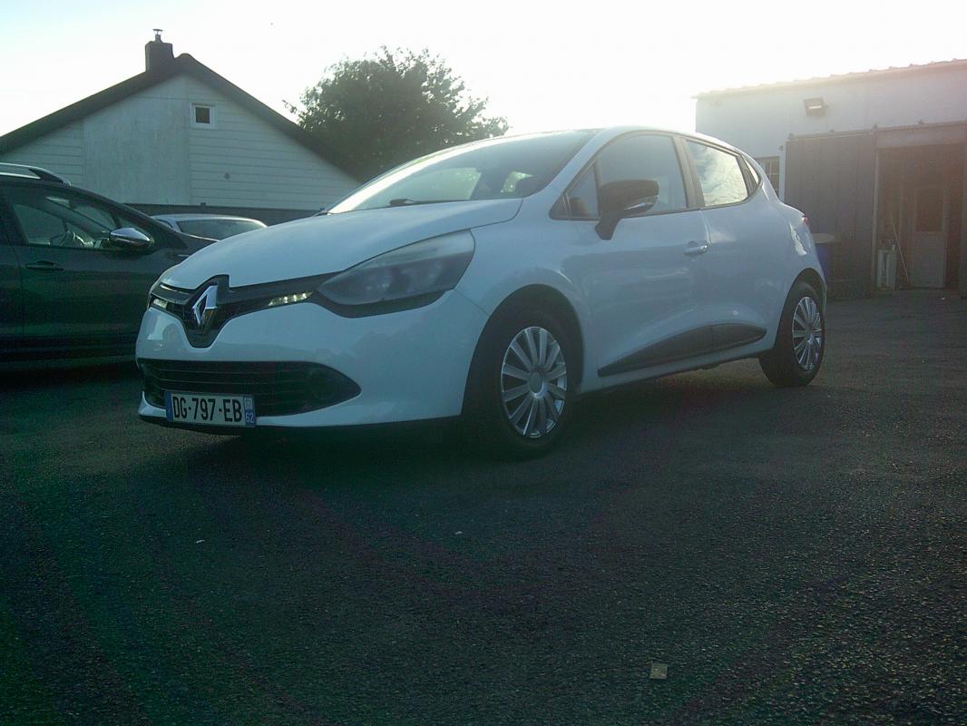 Renault Clio 1.2l 16v 75cv laureate